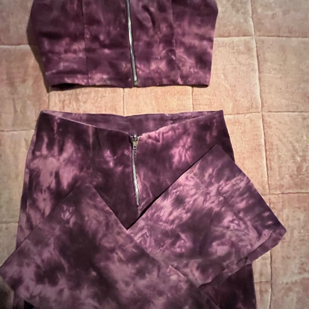 COPY - FREDRICKS OF HOLLYWOOD Purple and pink tie-dye, super soft corduroy halt…